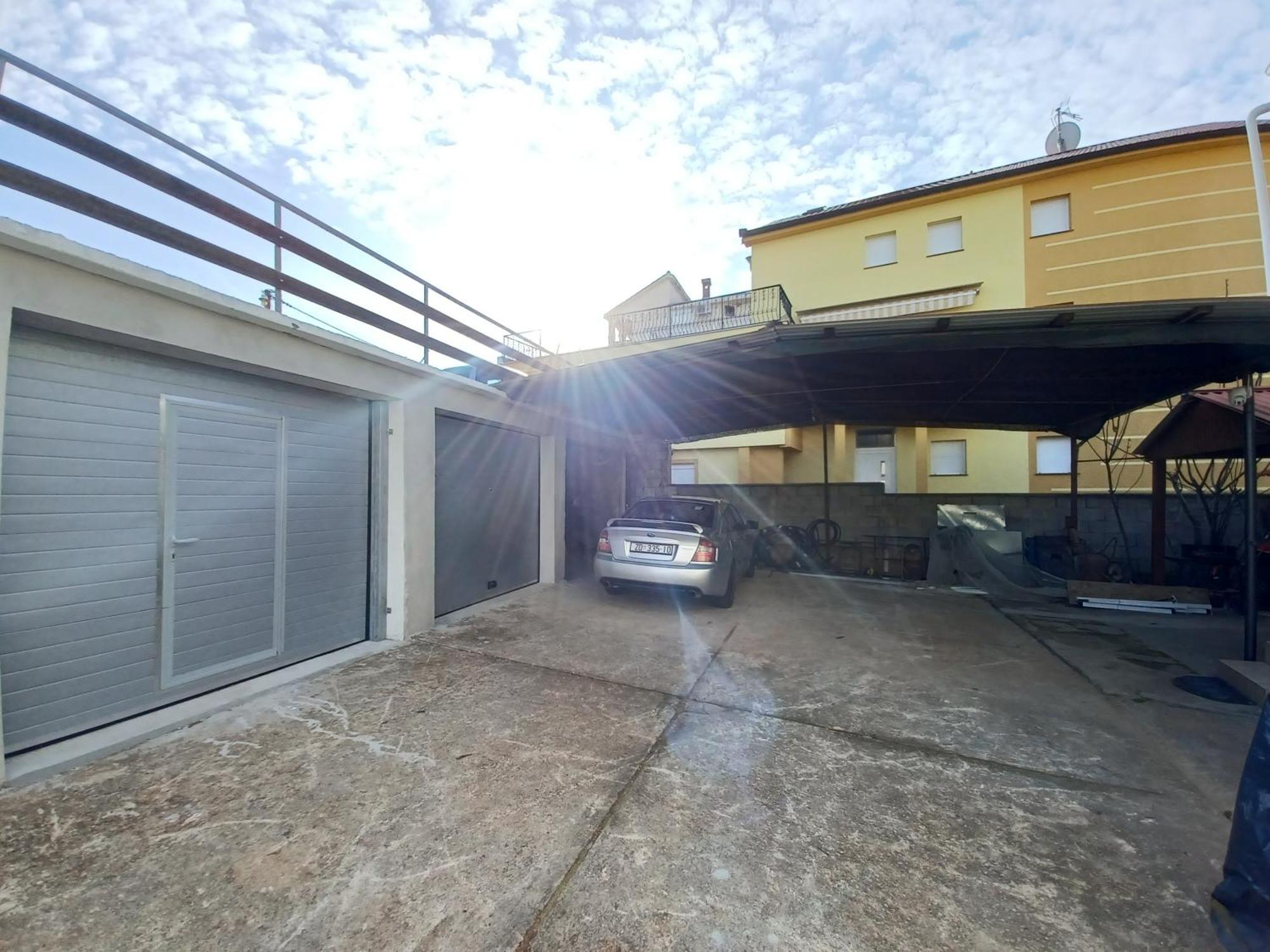 Family Apartments Zadar - Ryanair Exclusive エクステリア 写真