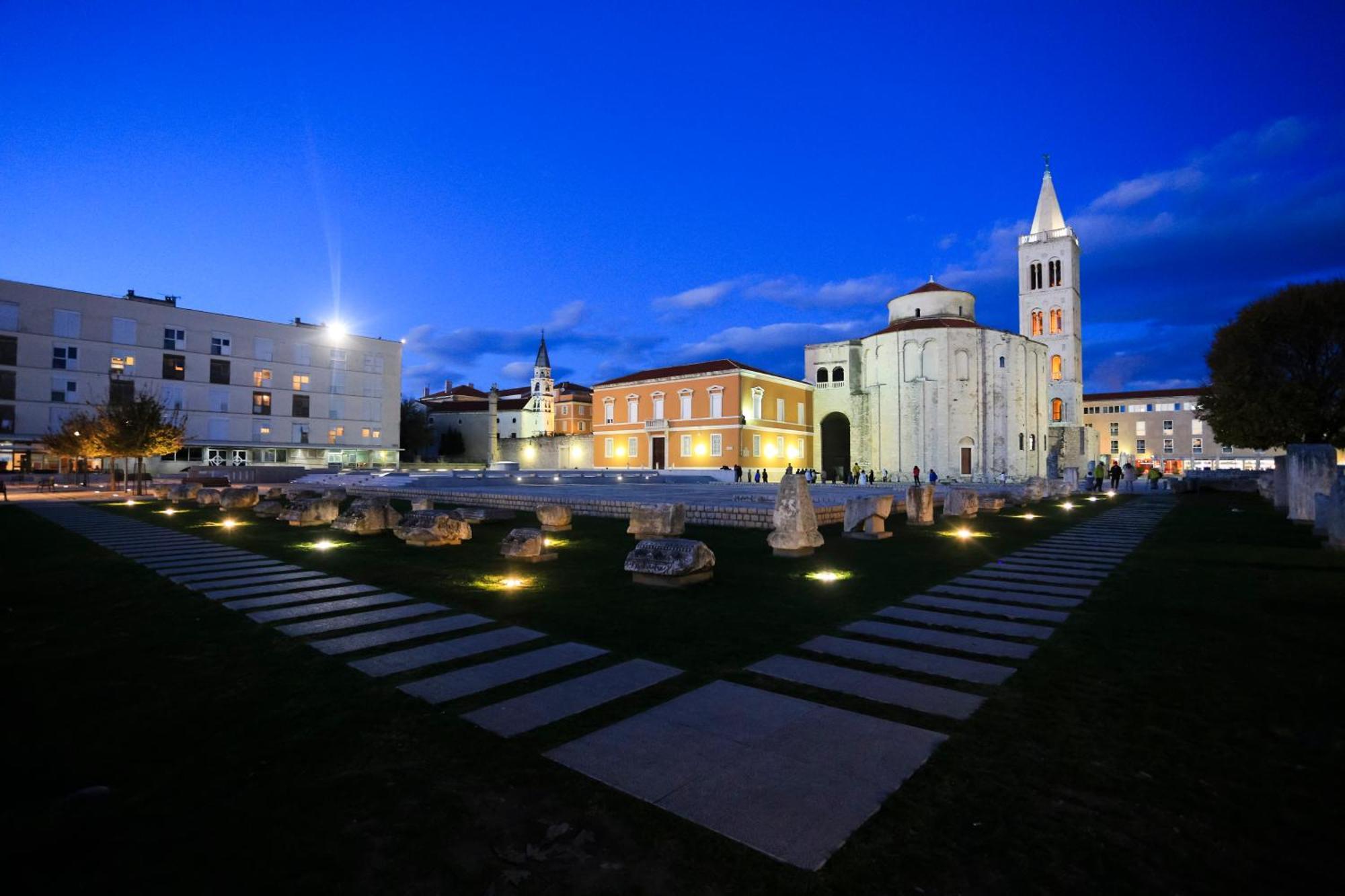 Family Apartments Zadar - Ryanair Exclusive エクステリア 写真