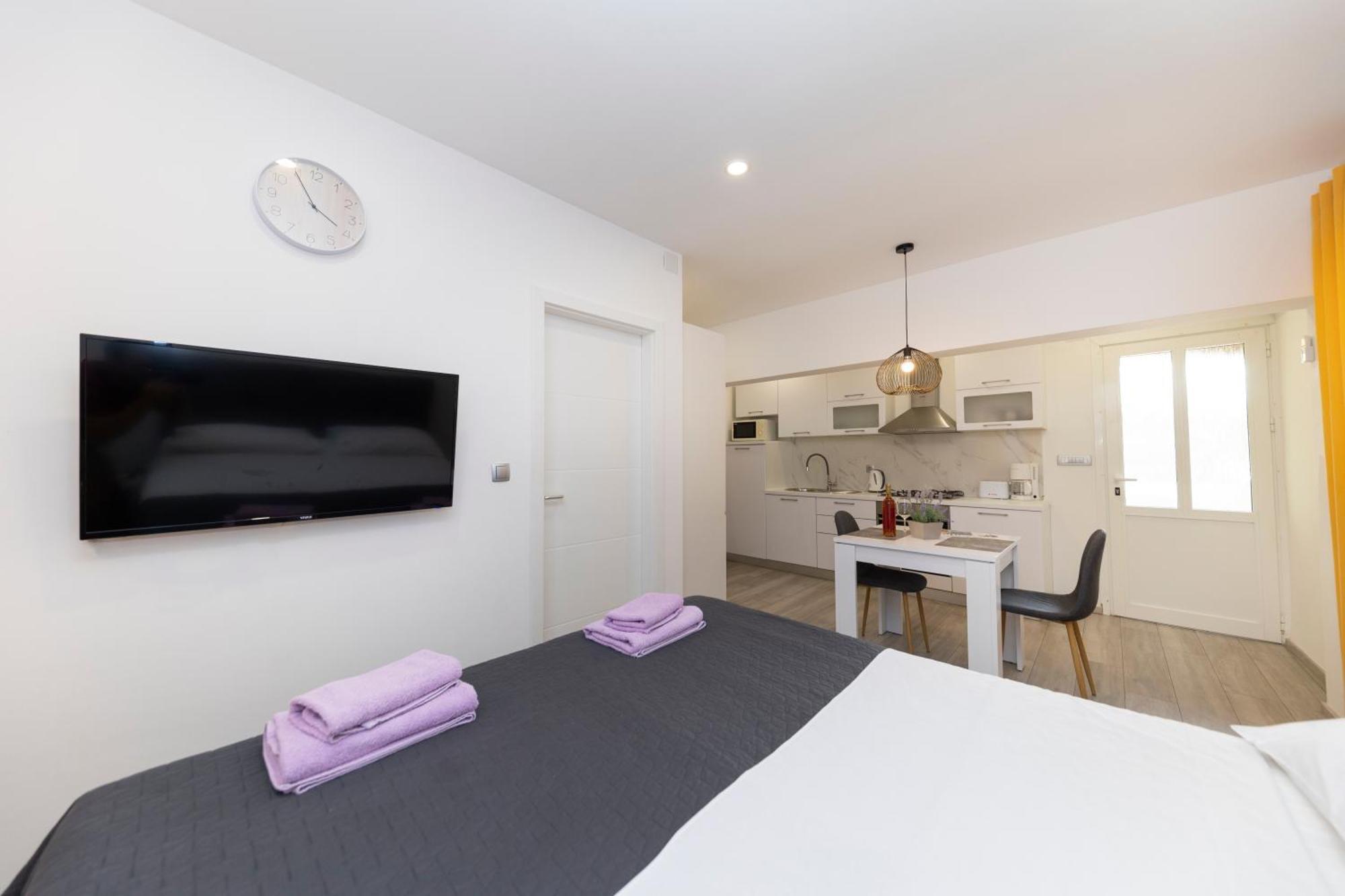 Family Apartments Zadar - Ryanair Exclusive エクステリア 写真