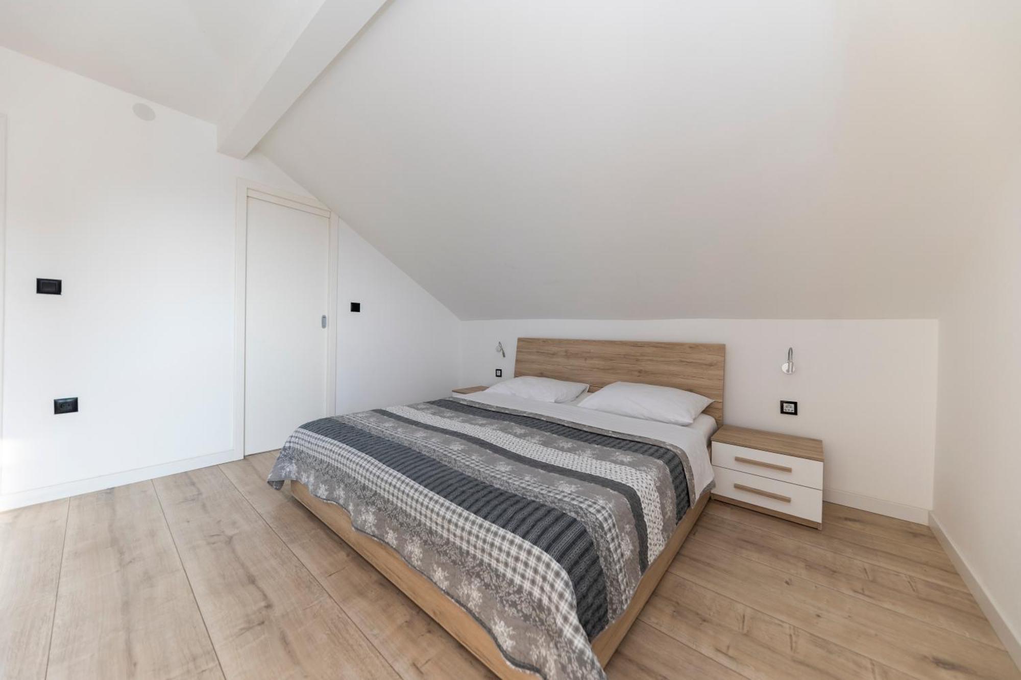 Family Apartments Zadar - Ryanair Exclusive エクステリア 写真