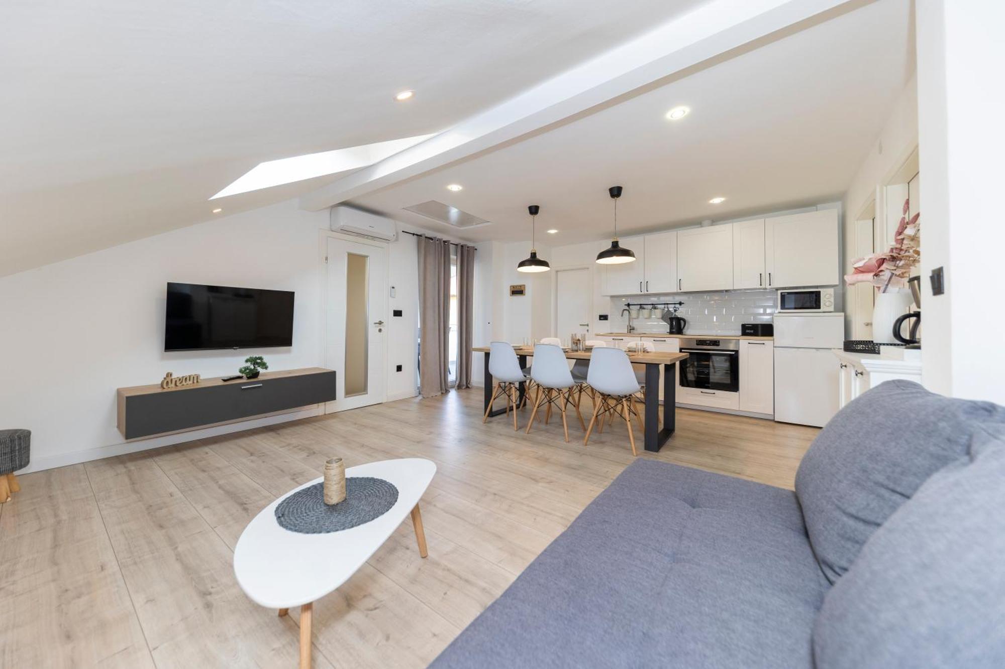 Family Apartments Zadar - Ryanair Exclusive エクステリア 写真