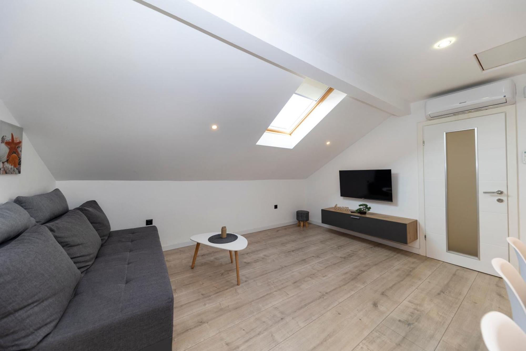 Family Apartments Zadar - Ryanair Exclusive エクステリア 写真