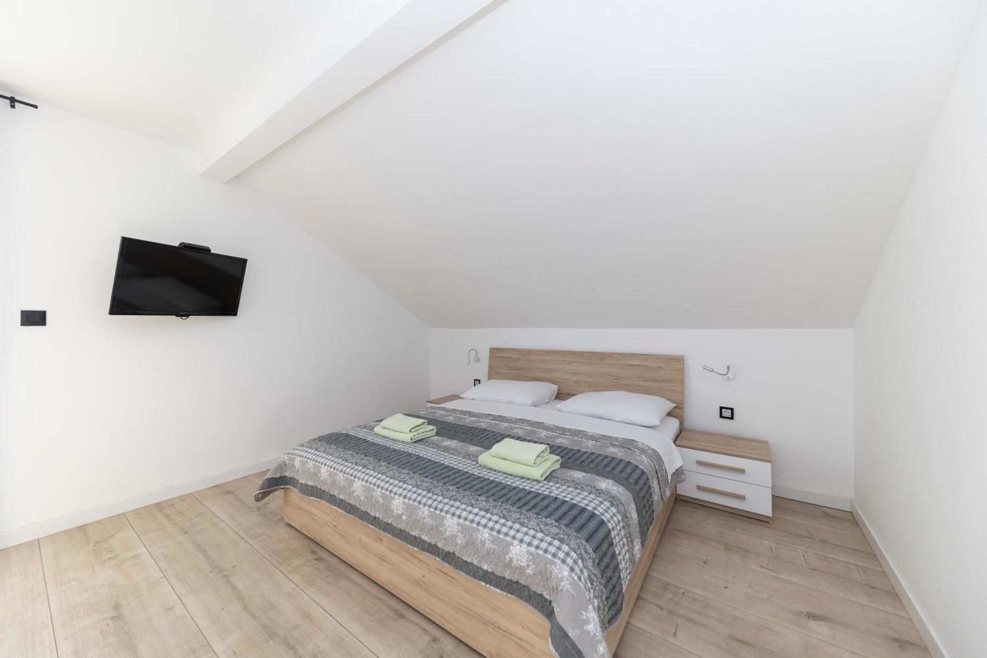 Family Apartments Zadar - Ryanair Exclusive エクステリア 写真