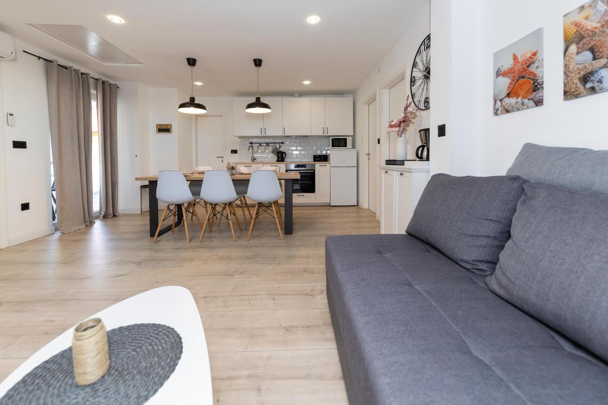 Family Apartments Zadar - Ryanair Exclusive エクステリア 写真