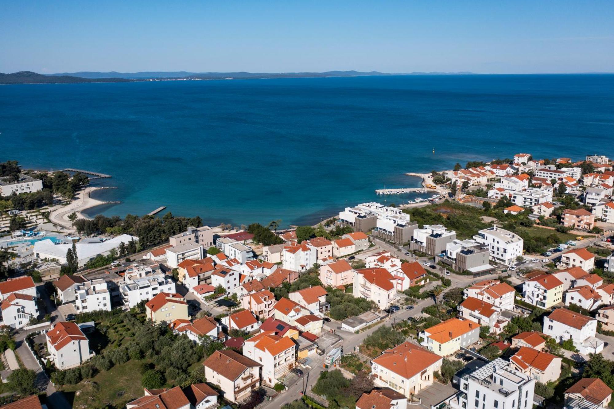 Family Apartments Zadar - Ryanair Exclusive エクステリア 写真